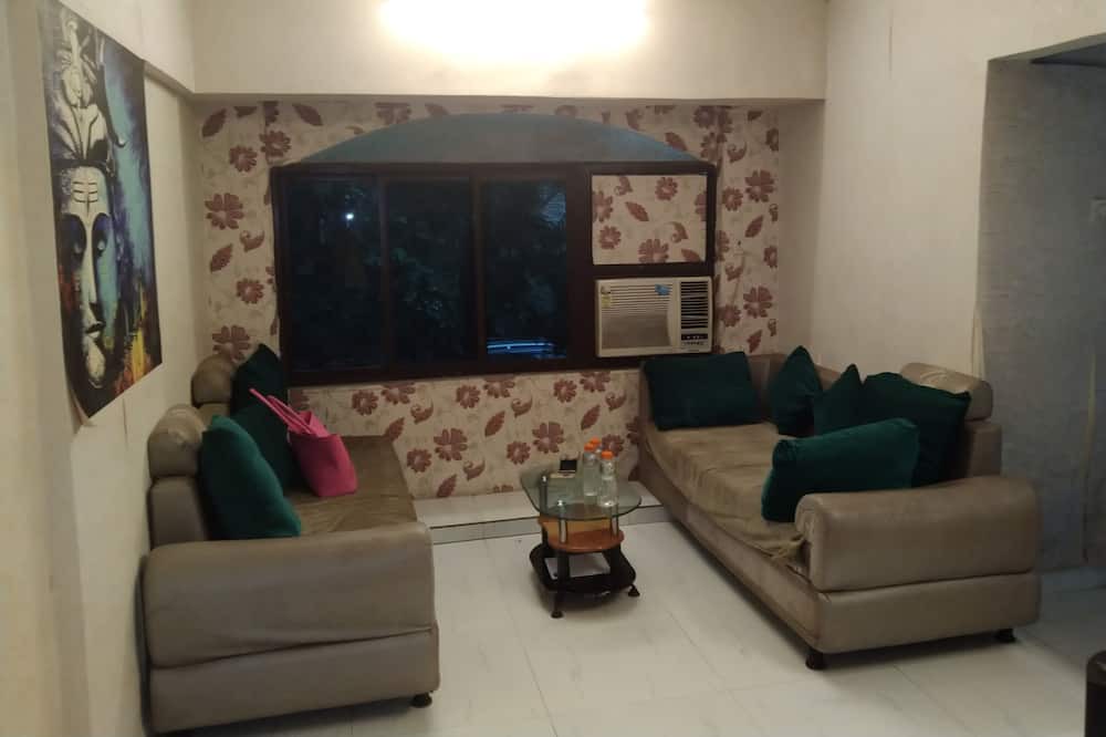 Photo of Livingroom in Jogeshwari West