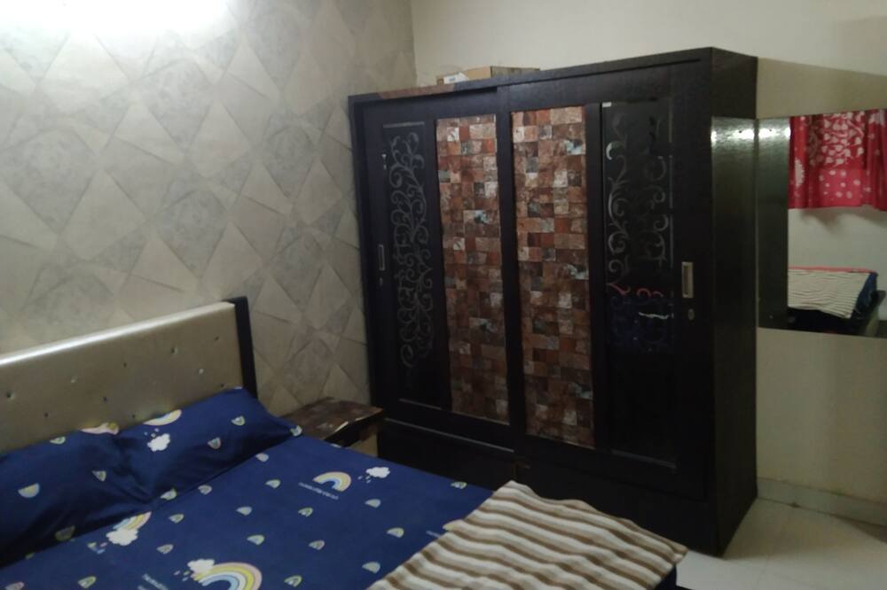 Photo of Bedroom in Jogeshwari West