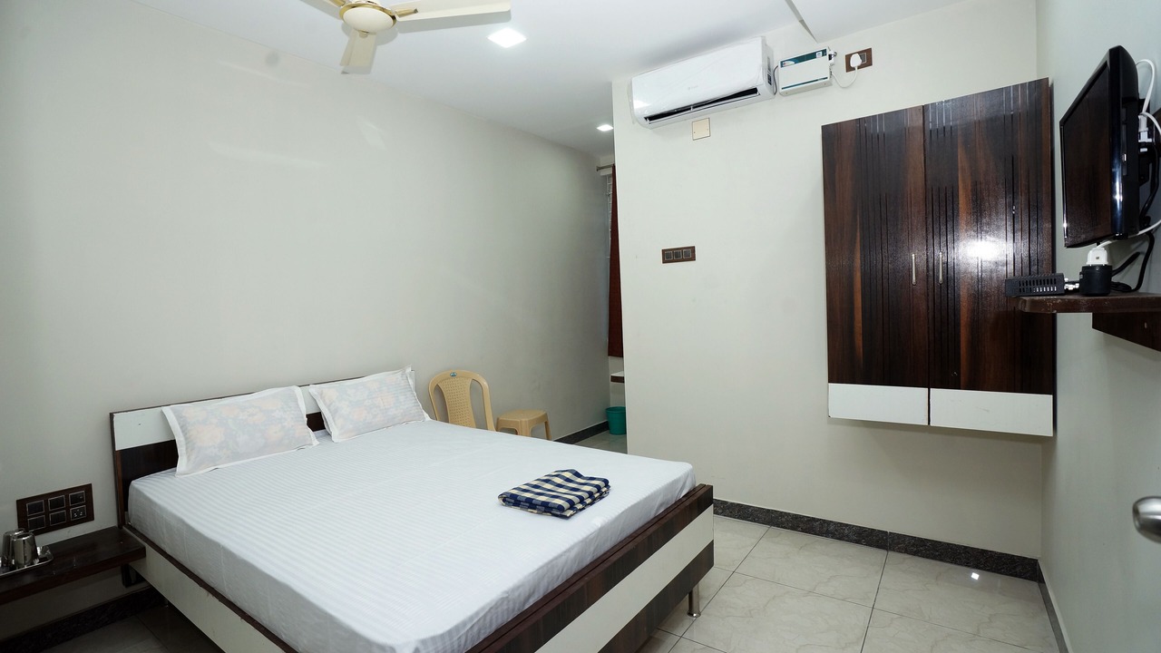 Photo of Bedroom in Tiruchirappalli