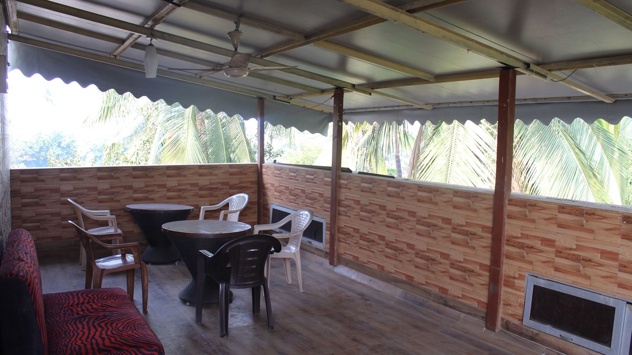 Photo of Patio Balcony in Airport Area