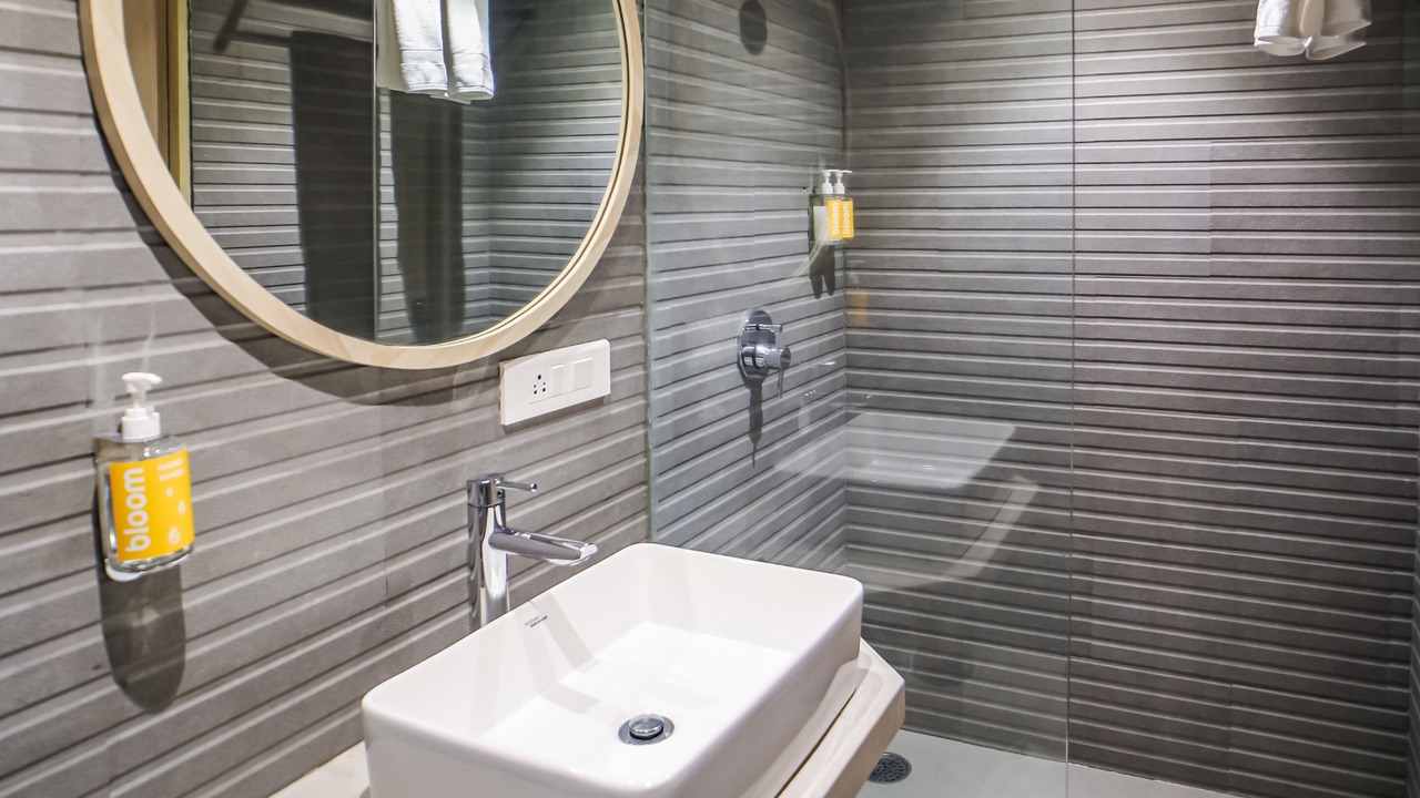 Photo of Bathroom in Juhu