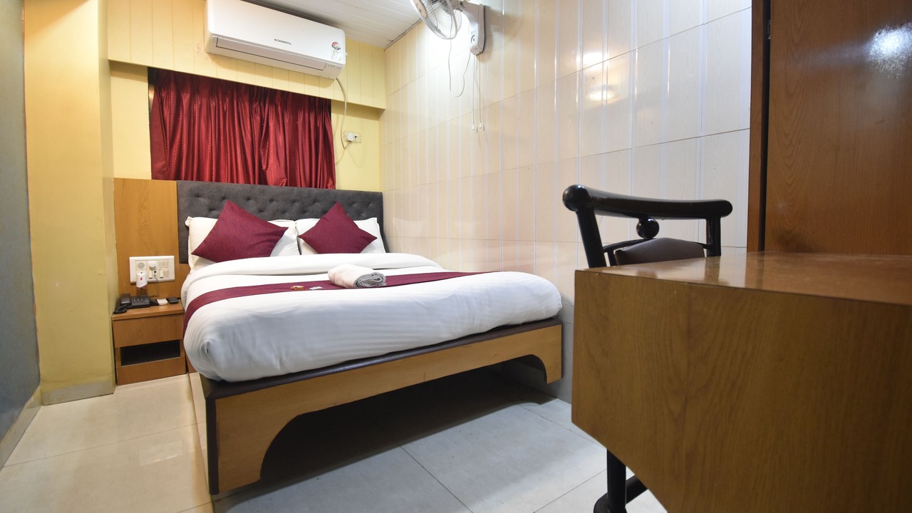 Photo of Bedroom in Bandra East