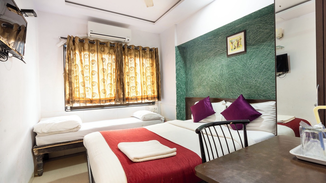 Photo of Bedroom in Bandra East