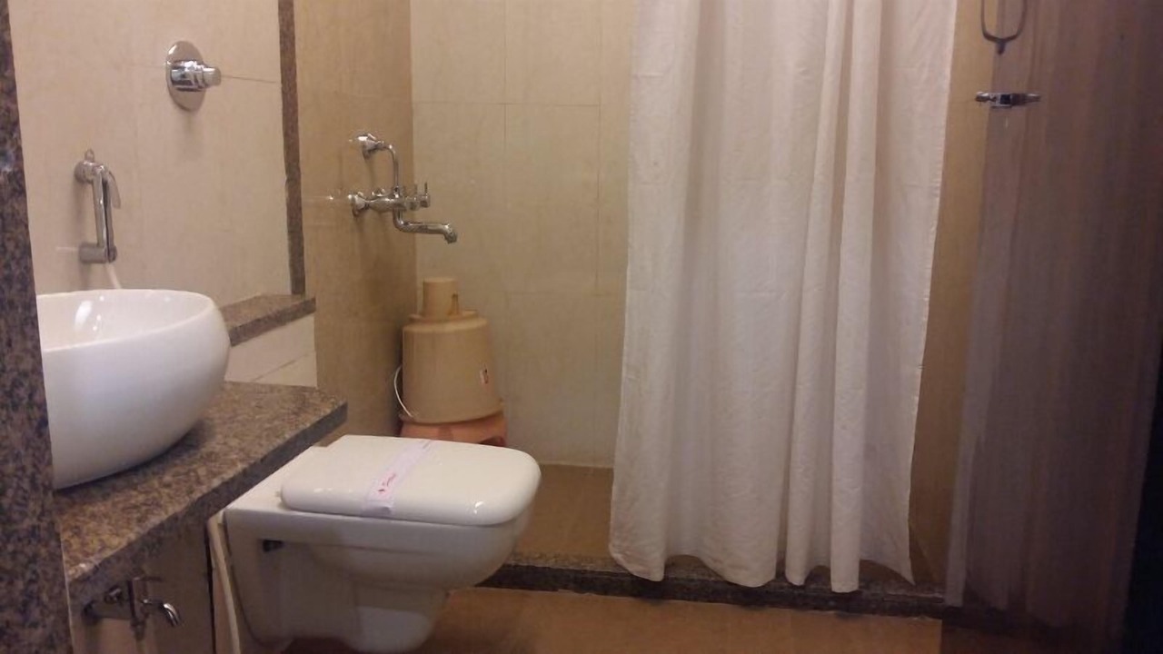 Photo of Bathroom in Mahabaleshwar