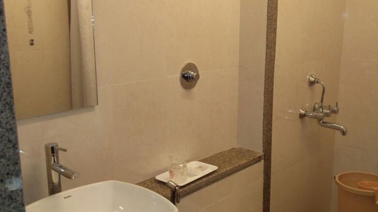 Photo of Bathroom in Mahabaleshwar