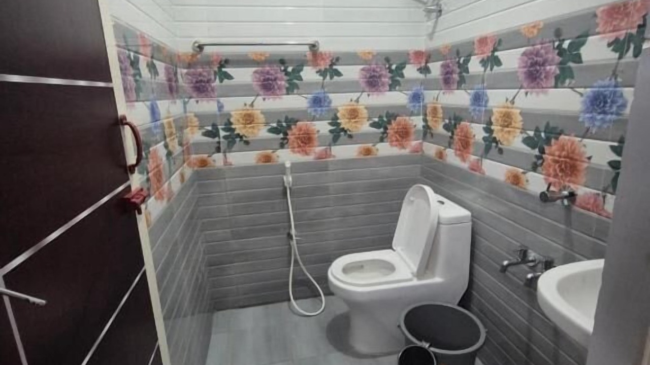Photo of Bathroom in Tiruchirappalli