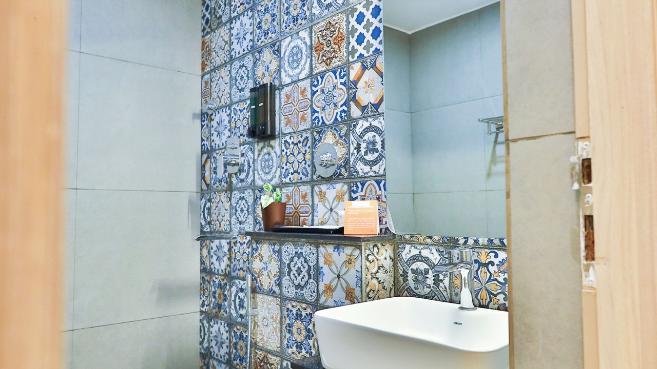 Photo of Bathroom in Adyar