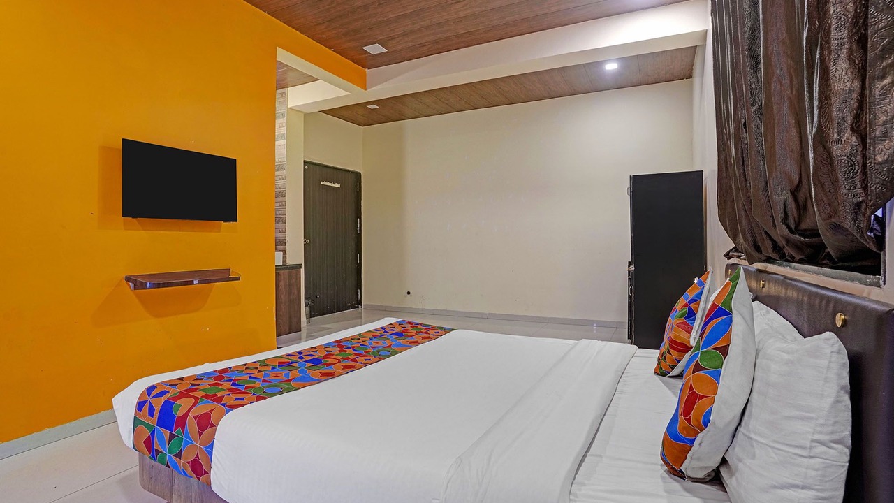 Photo of Bedroom in Mahabaleshwar