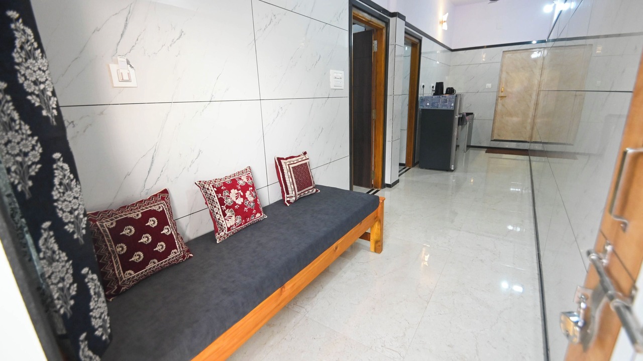 Photo of Bedroom in Murudeshwara