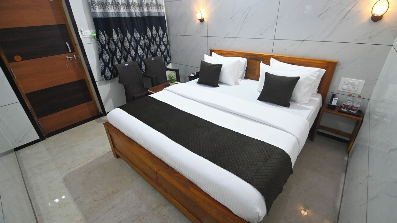 Photo of Bedroom in Murudeshwara