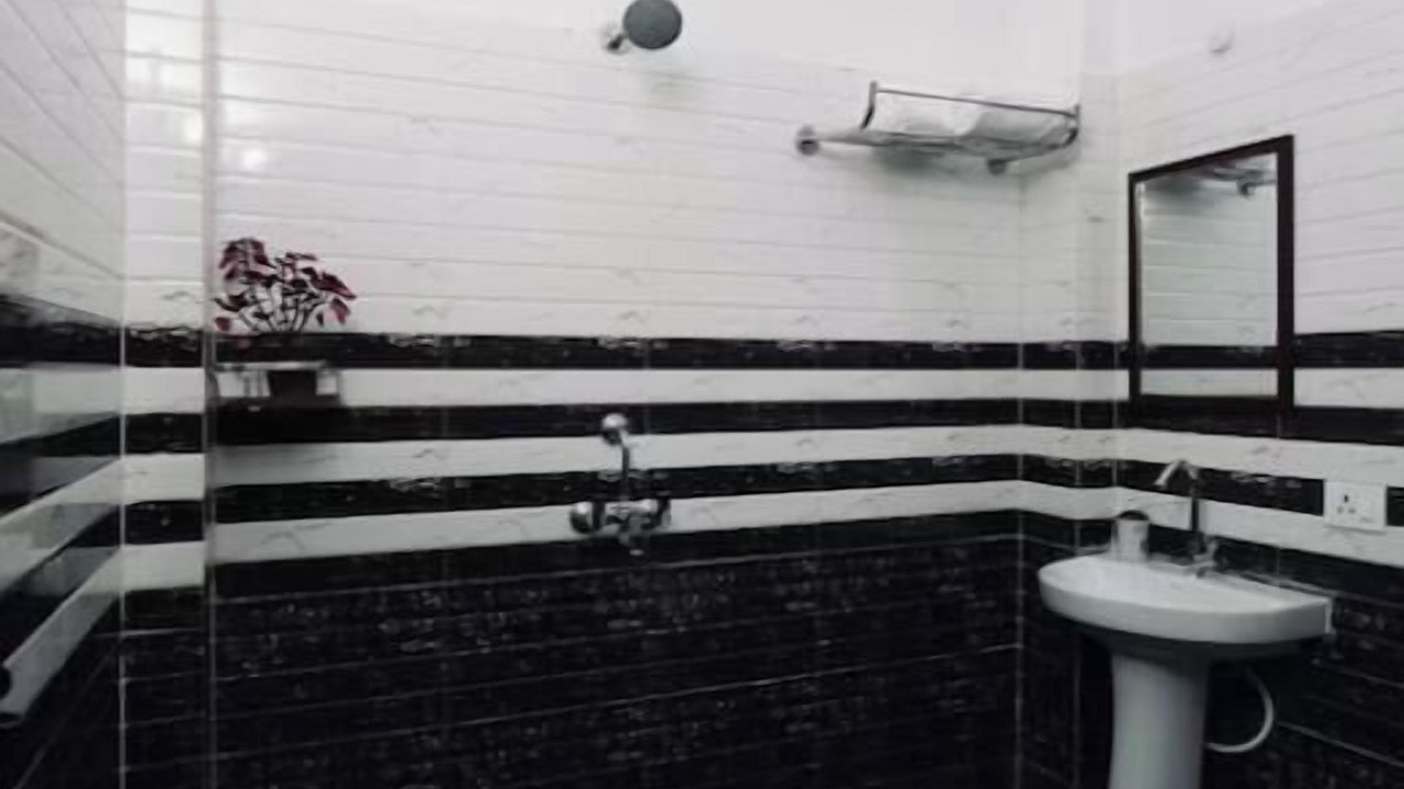 Photo of Bathroom in Naukuchiyatal
