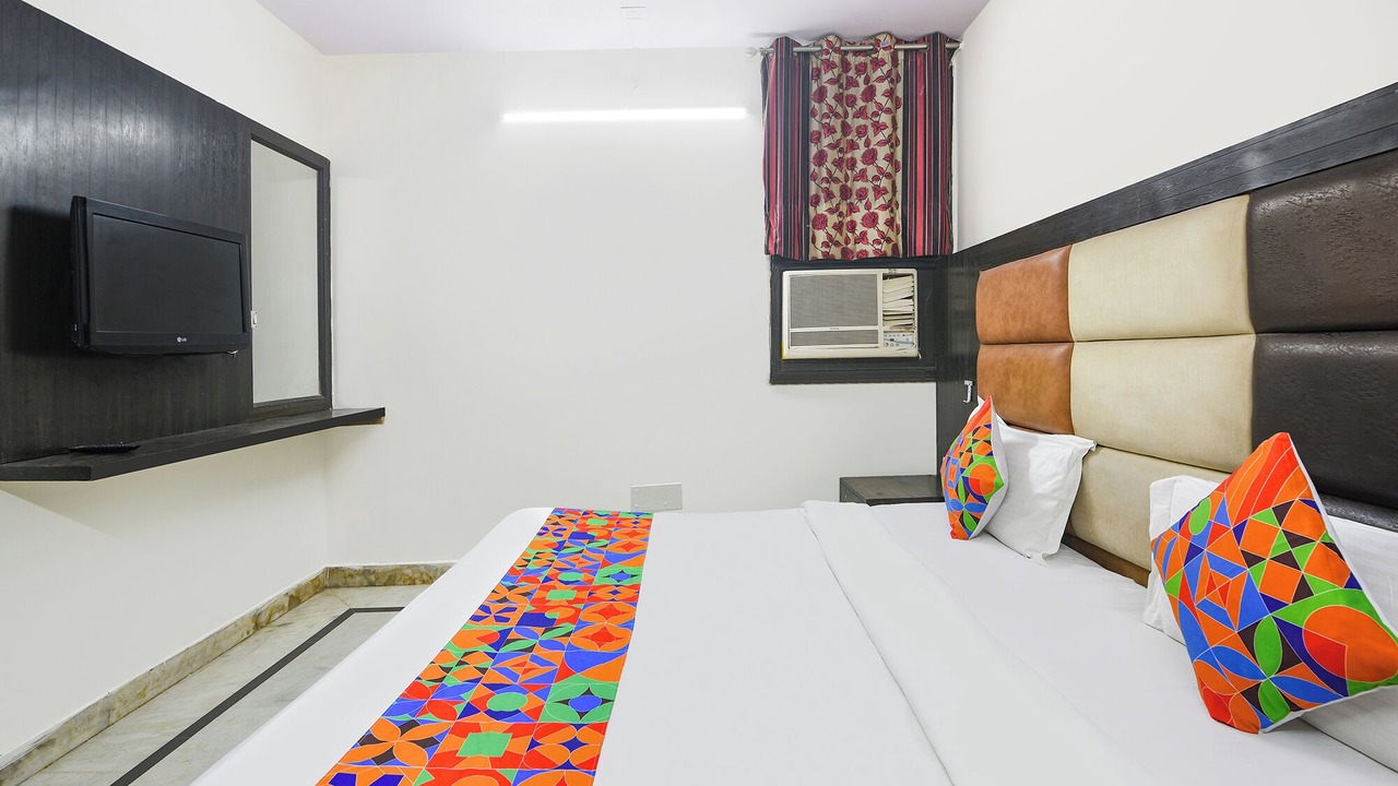 Photo of Bedroom in Karol Bagh