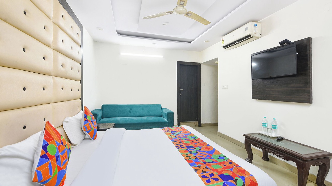 Photo of Bedroom in Karol Bagh