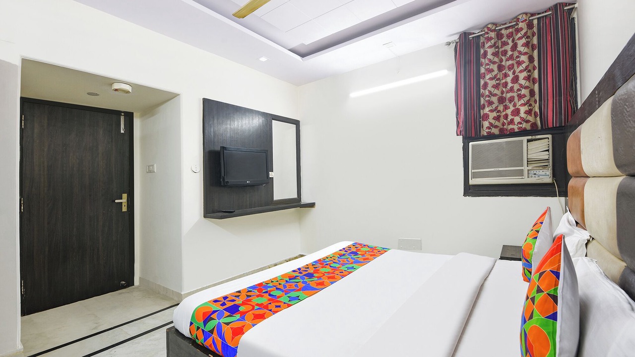Photo of Bedroom in Karol Bagh