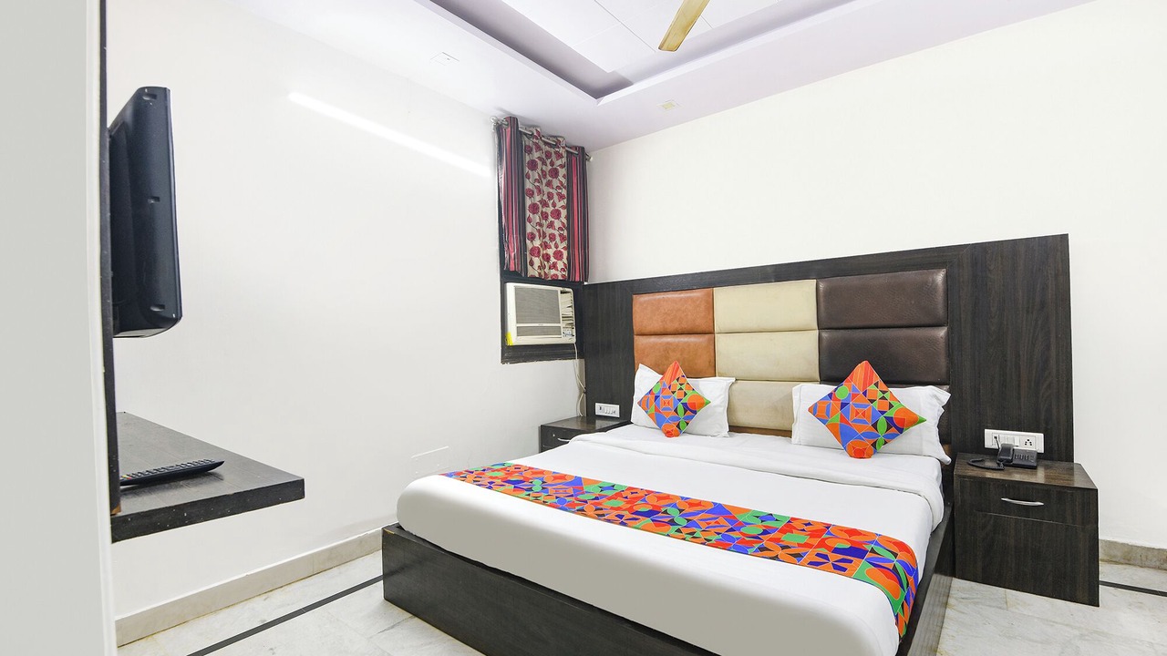 Photo of Bedroom in Karol Bagh
