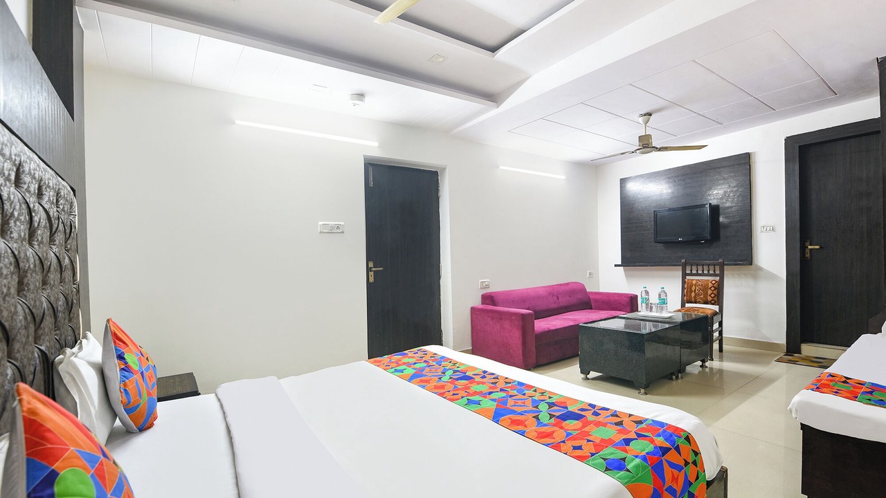 Photo of Bedroom in Karol Bagh