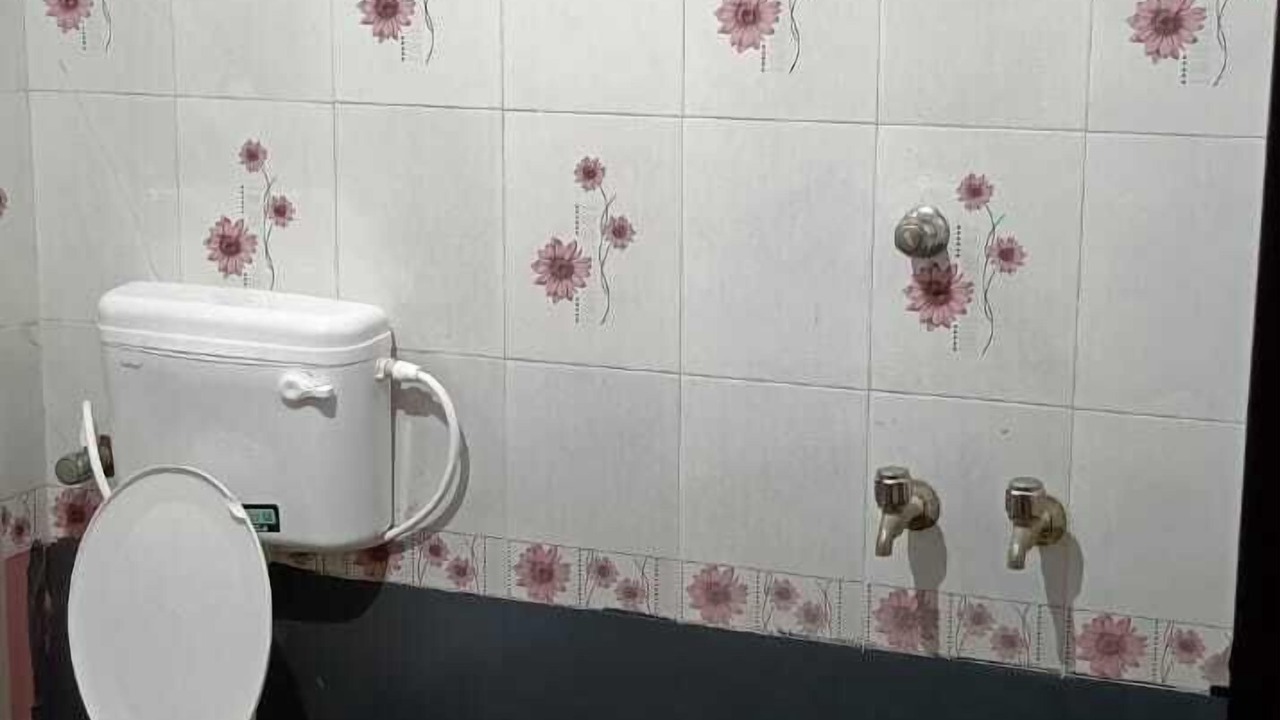 Photo of Bathroom in Kuilapalayam