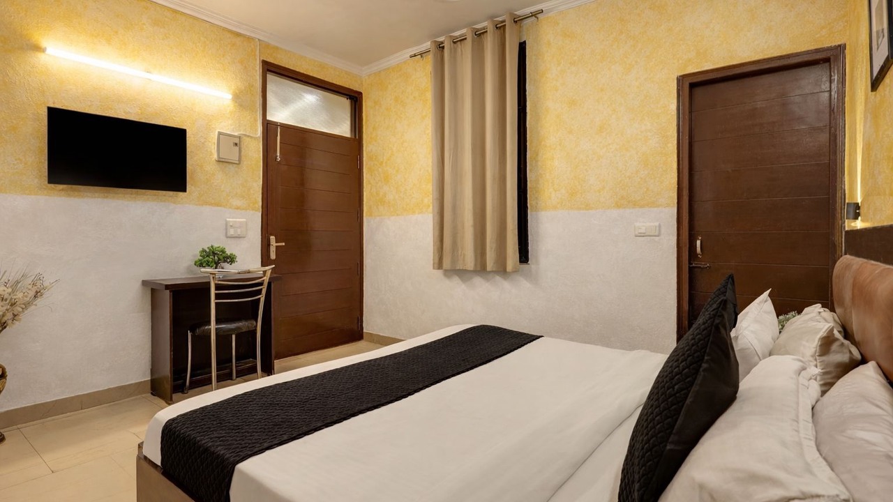 Photo of Bedroom in Sainik Farm