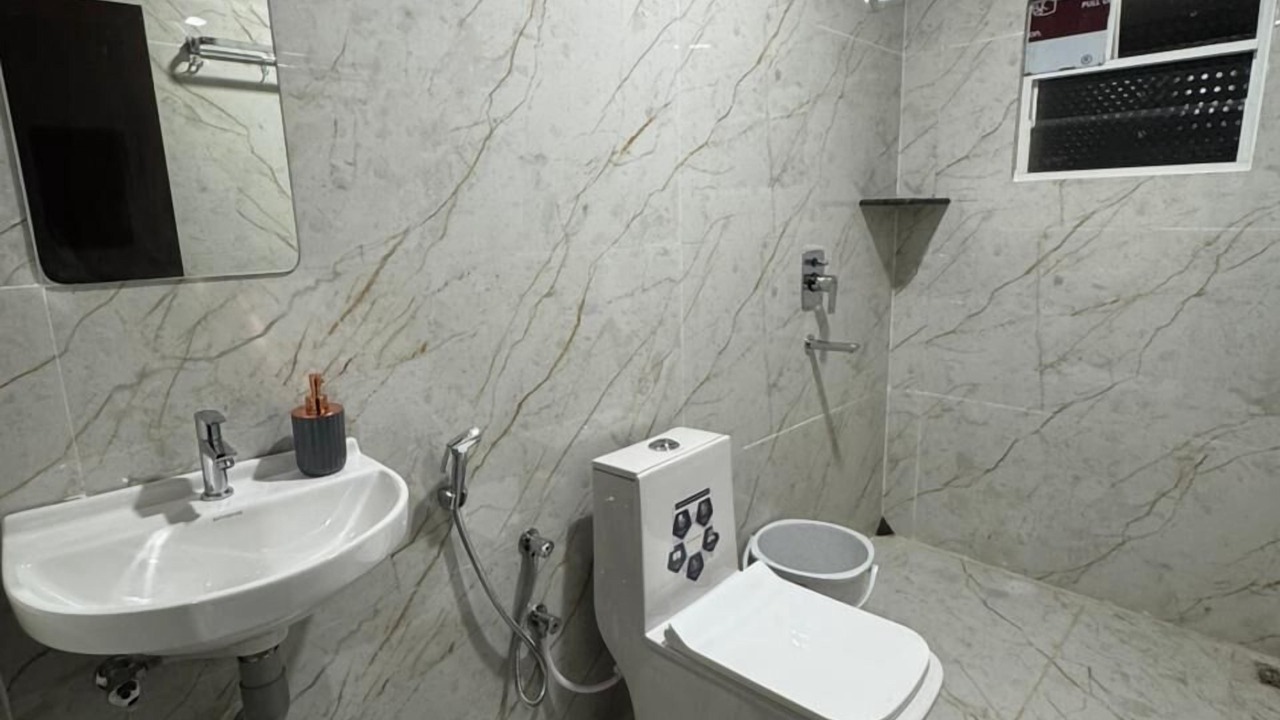 Photo of Bathroom in Hireguthi