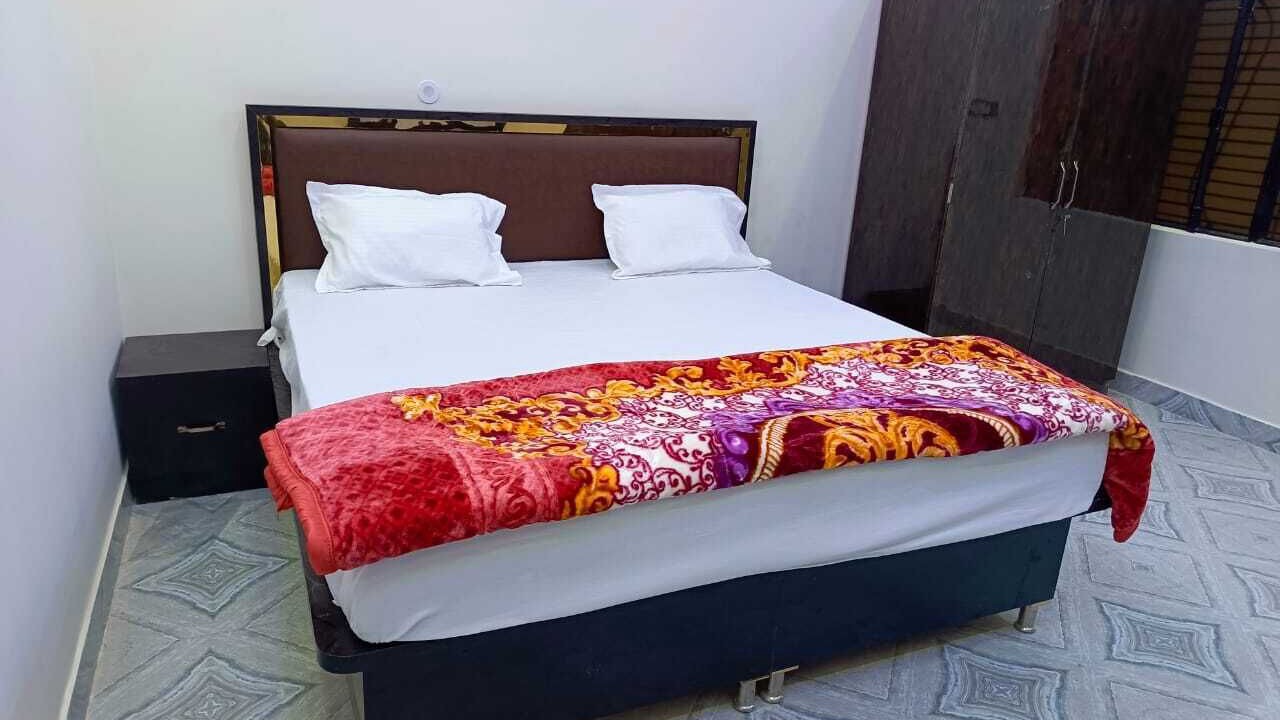 Photo of Bedroom in Naini