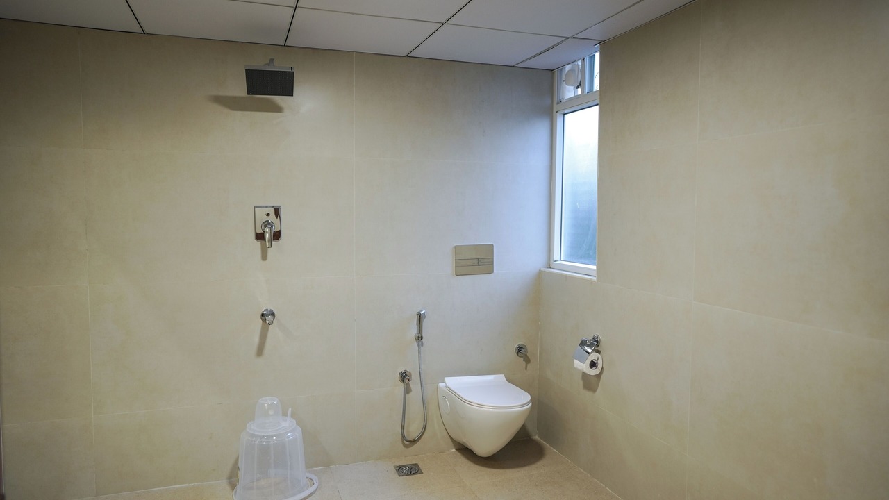 Photo of Bathroom in HBR Layout