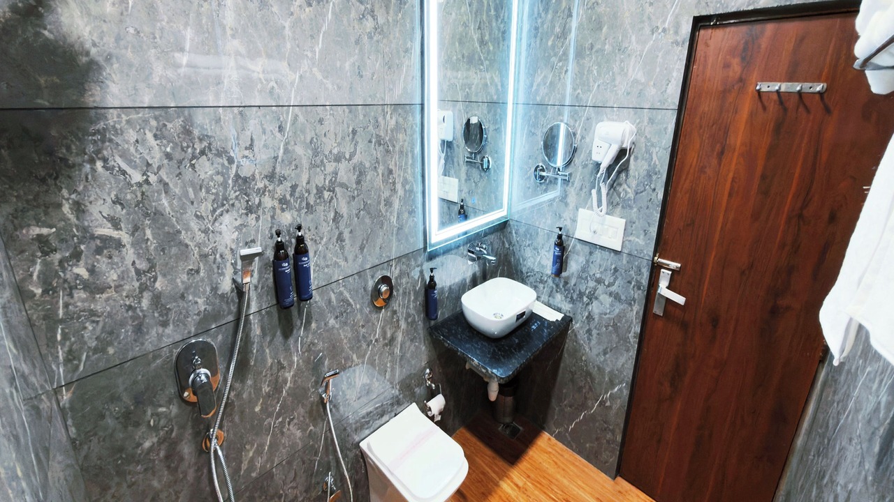 Photo of Bathroom in Garjia