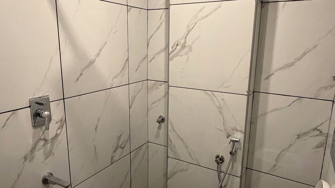 Photo of Bathroom in HBR Layout