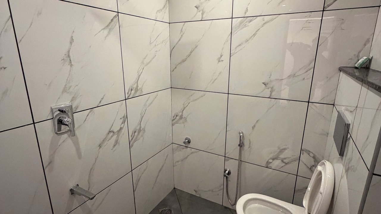 Photo of Bathroom in HBR Layout