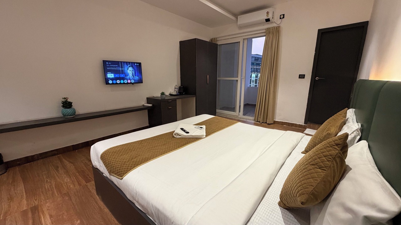 Photo of Bedroom in HBR Layout