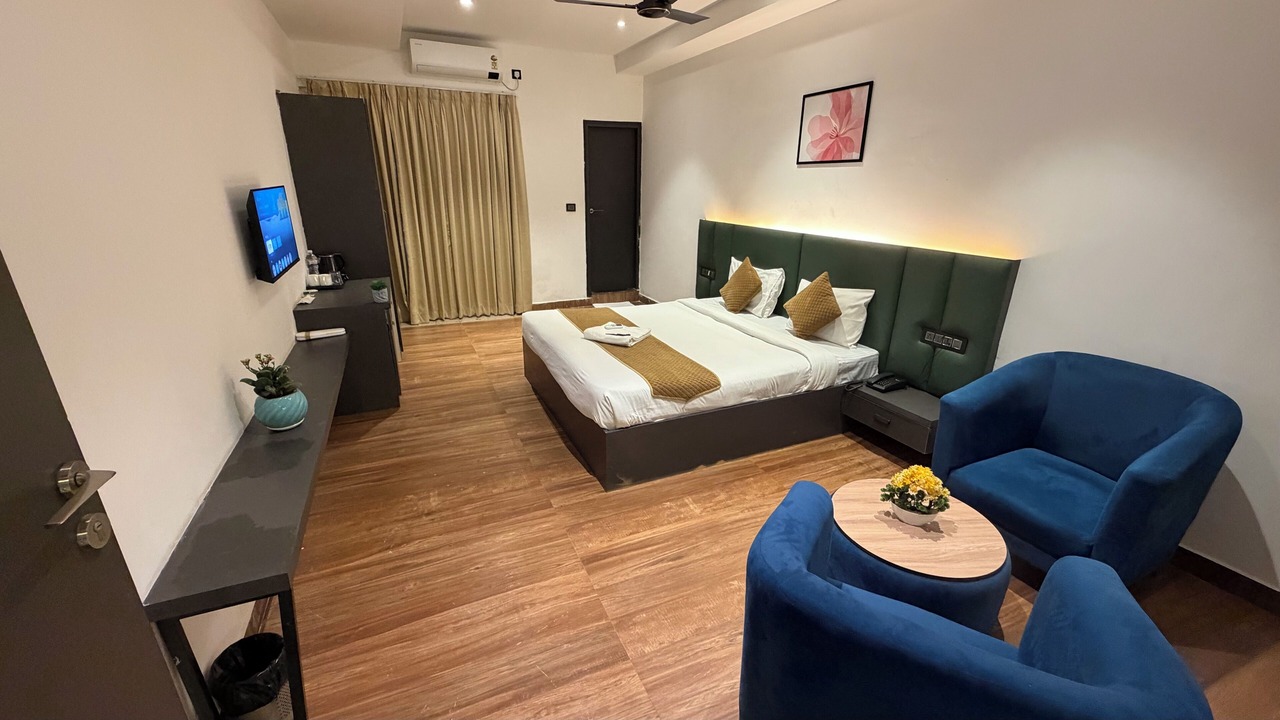 Photo of Bedroom in HBR Layout