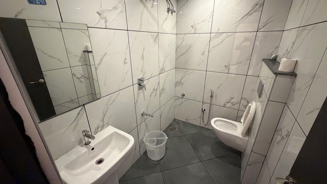 Photo of Bathroom in HBR Layout
