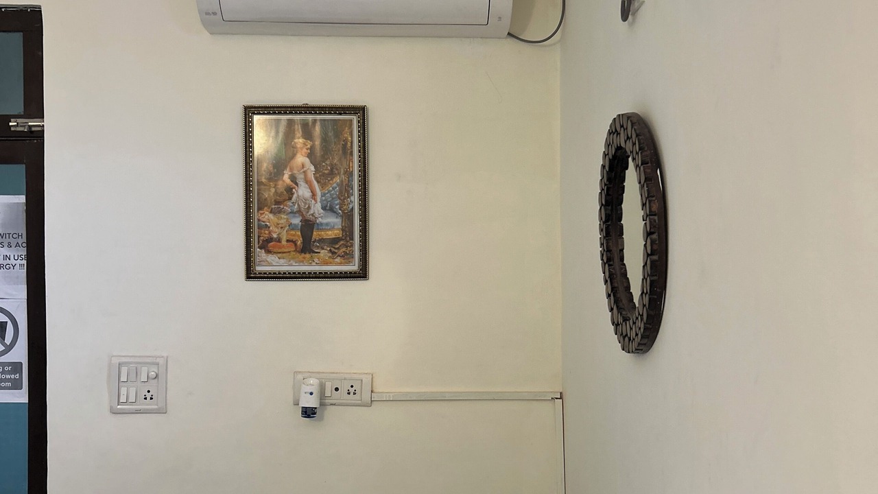 Photo of Bedroom in Taj Ganj