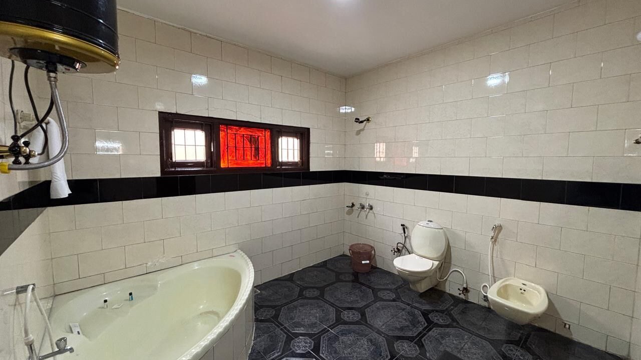 Photo of Bathroom in Thalayathimund