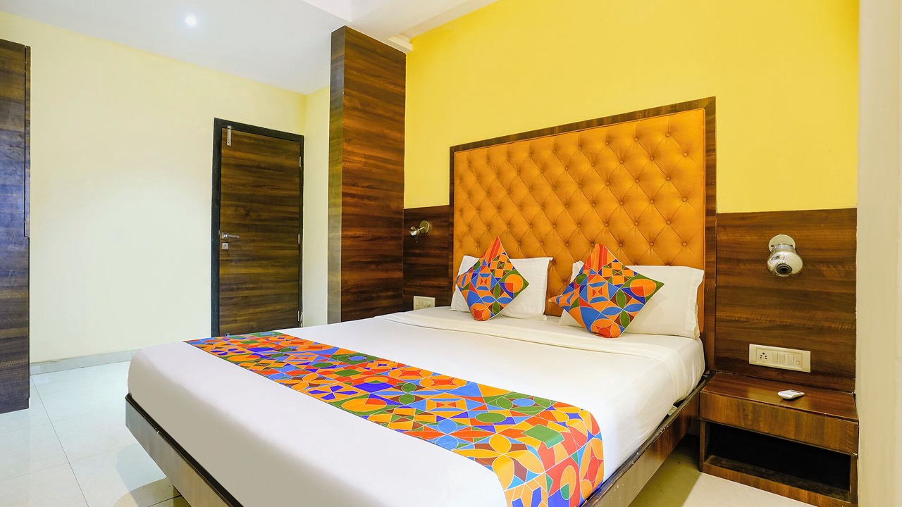 Photo of Bedroom in Prabhadevi