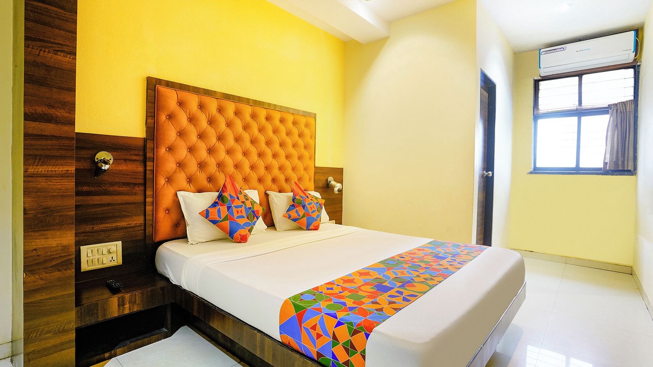 Photo of Bedroom in Prabhadevi