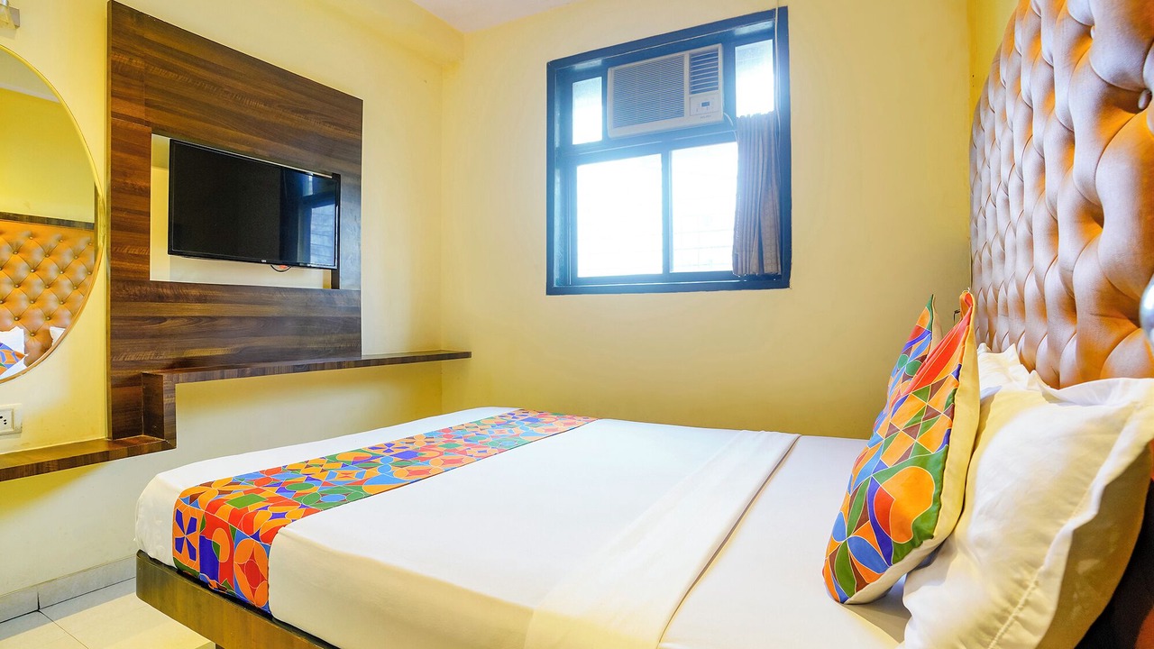 Photo of Bedroom in Prabhadevi