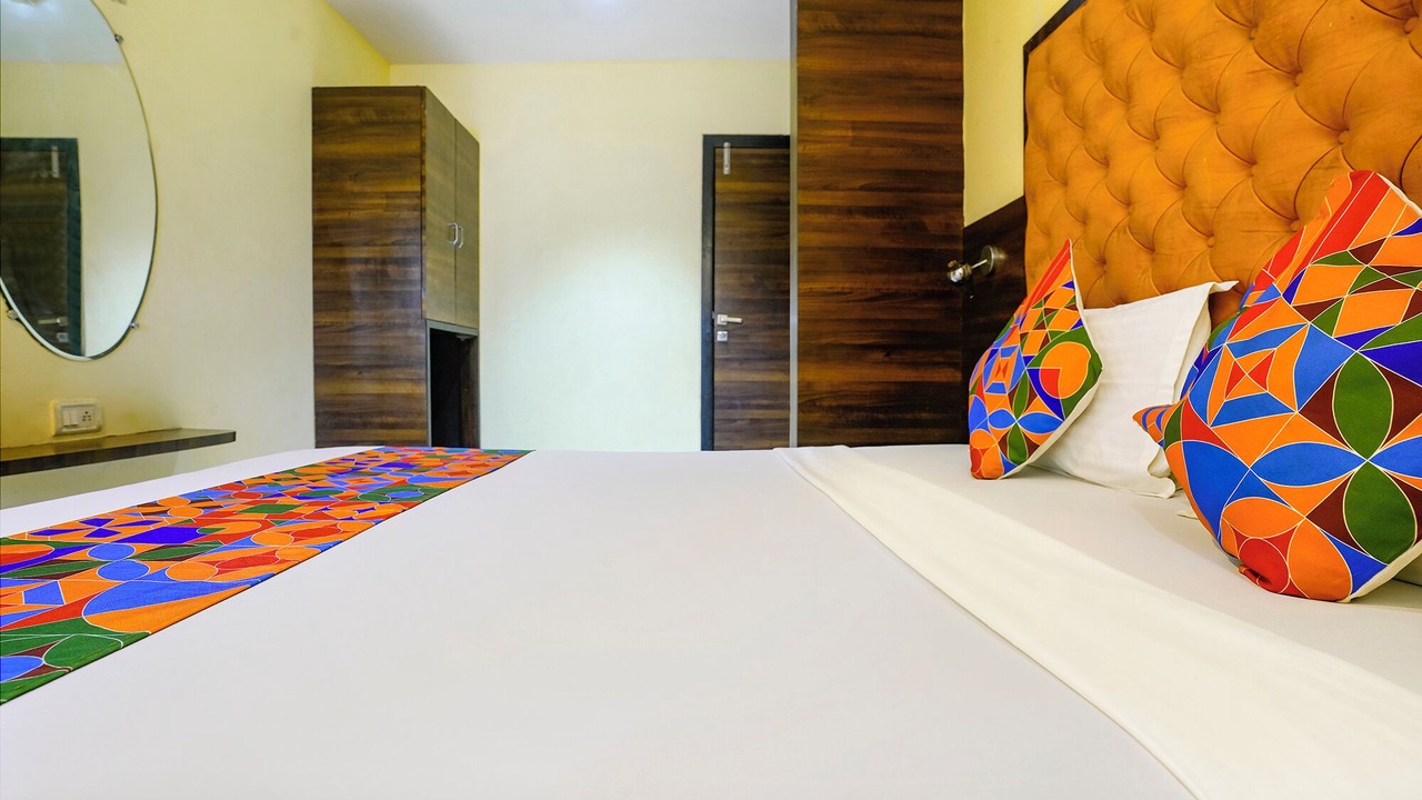 Photo of Bedroom in Prabhadevi