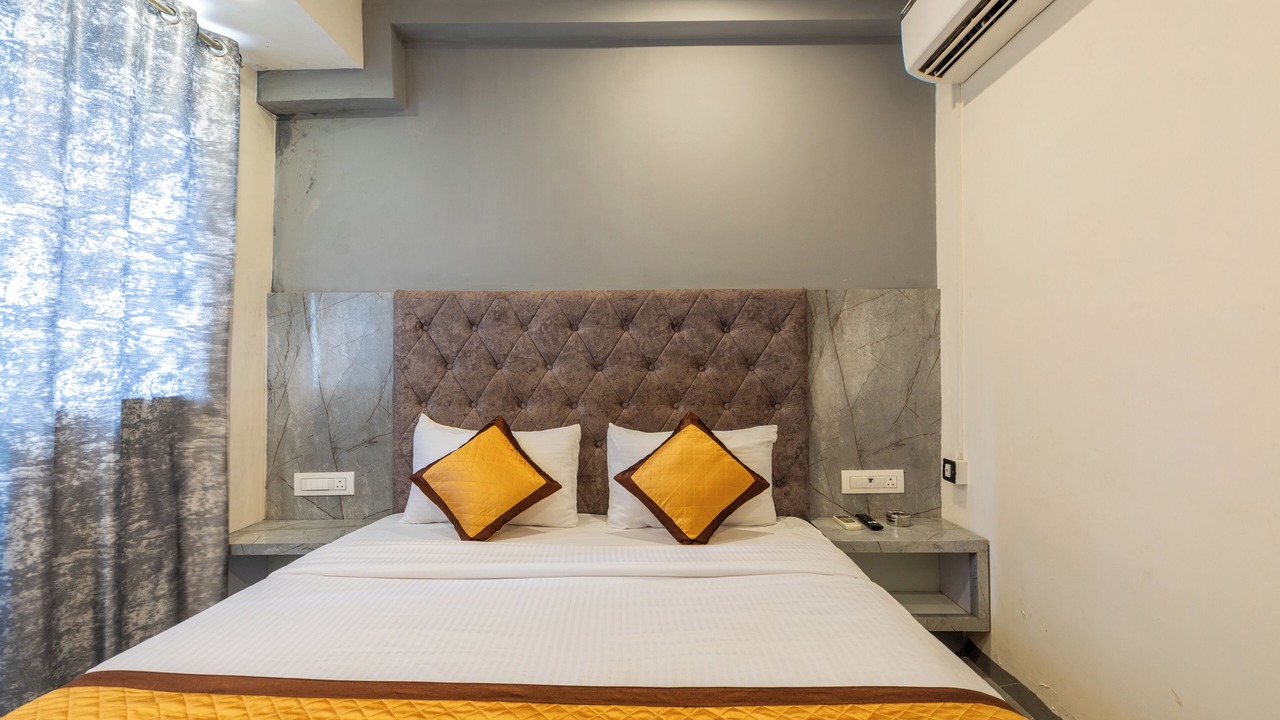 Photo of Bedroom in Juhu
