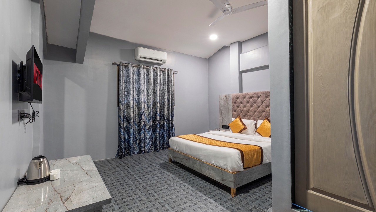 Photo of Bedroom in Juhu