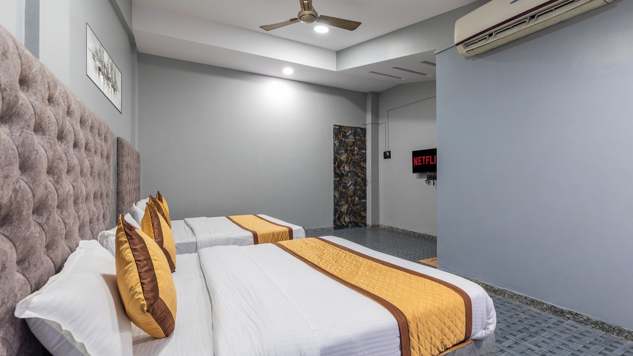 Photo of Bedroom in Juhu