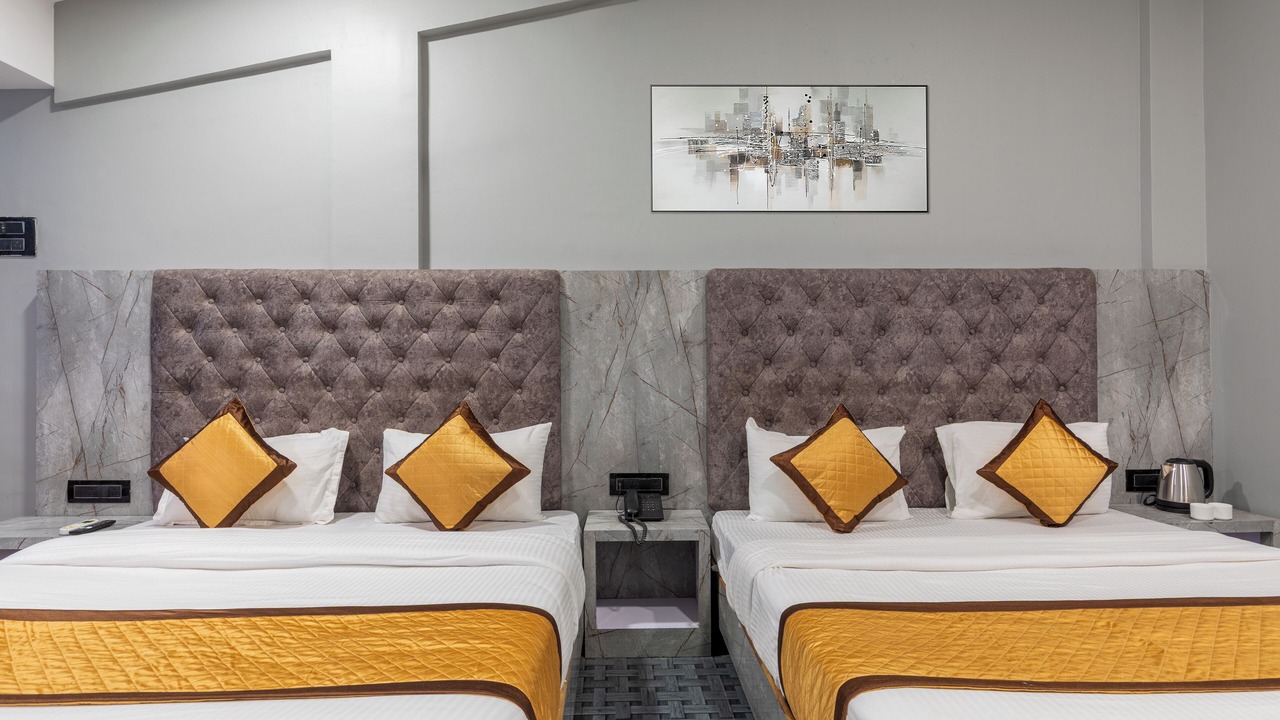 Photo of Bedroom in Juhu