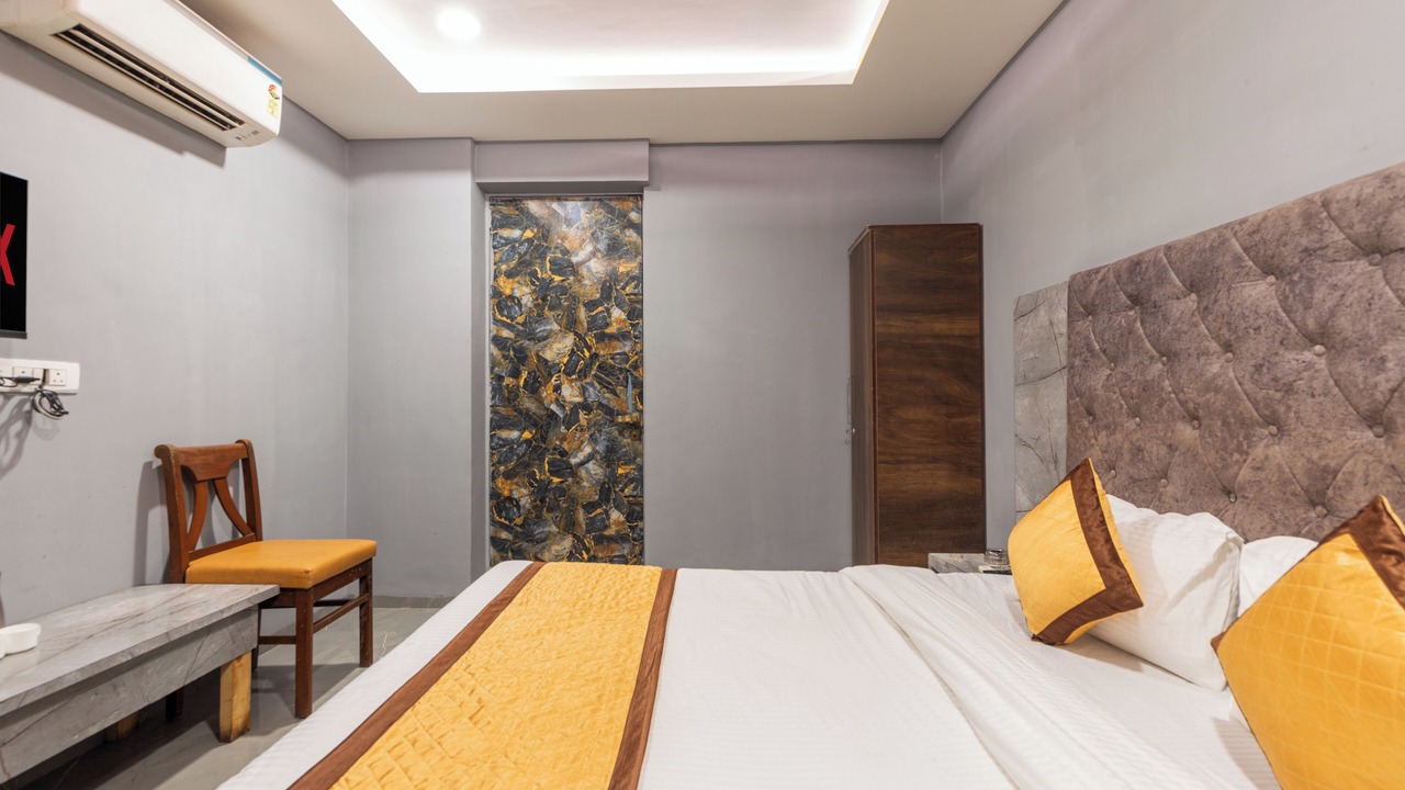 Photo of Bedroom in Juhu