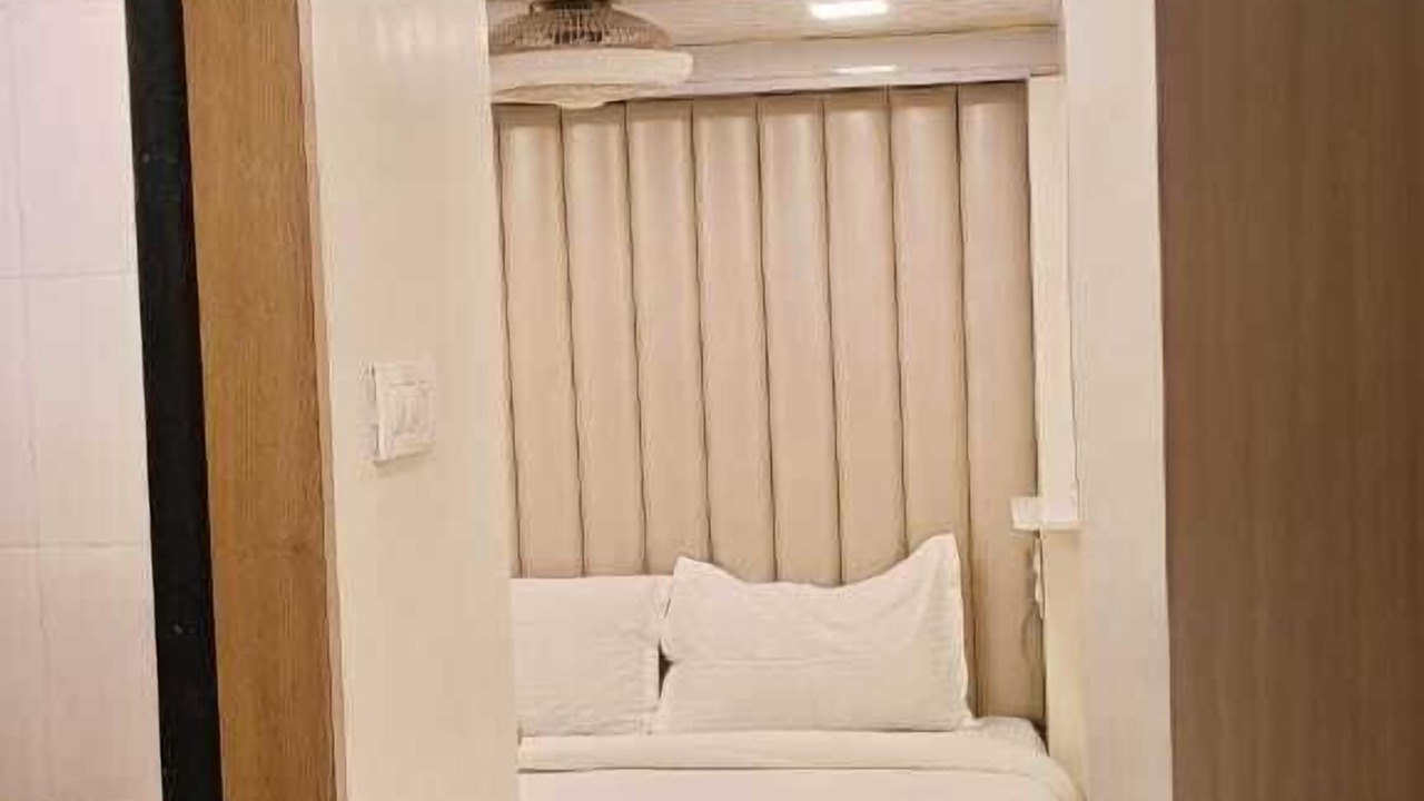 Photo of Bedroom in Juhu