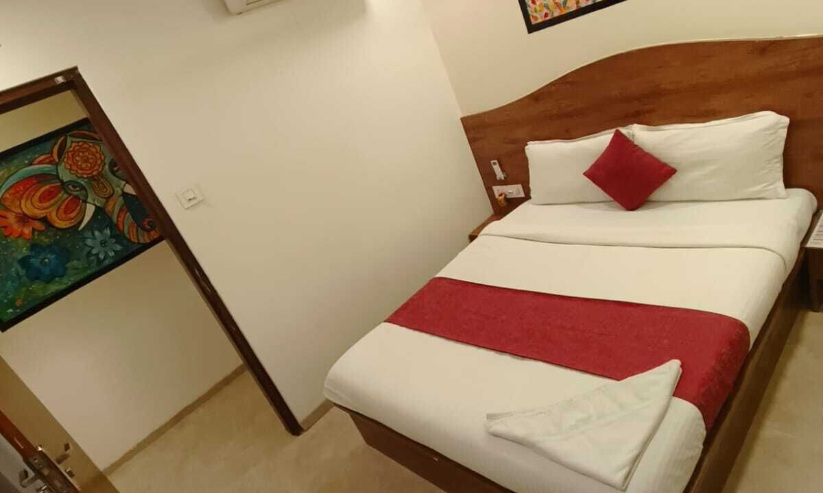 Photo of Bedroom in Juhu
