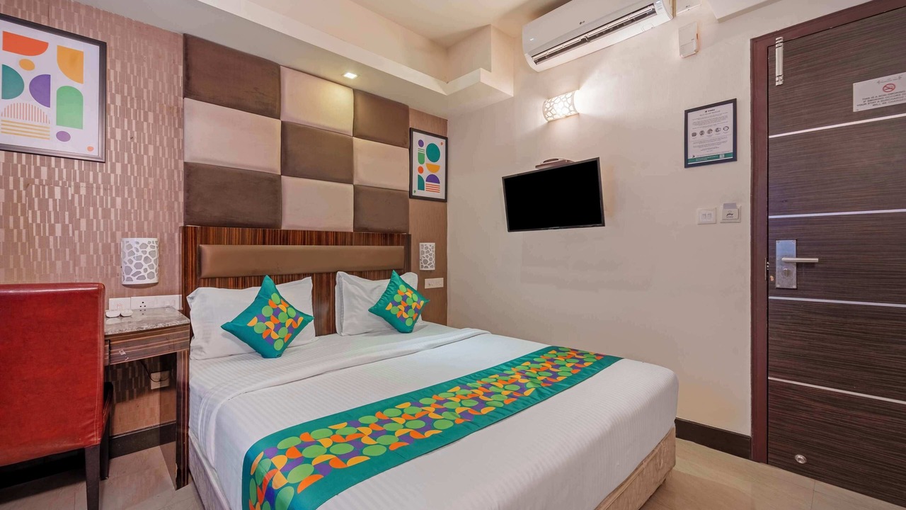 Photo of Bedroom in RS Puram