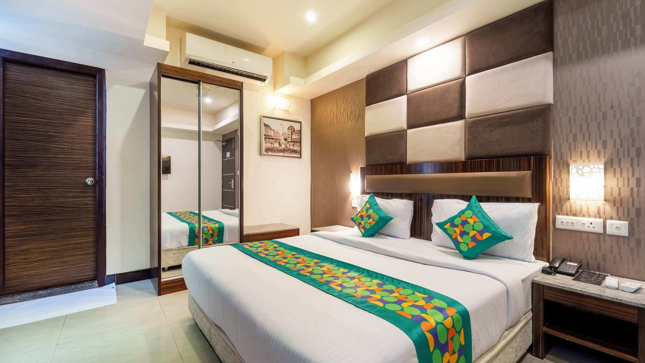 Photo of Bedroom in RS Puram