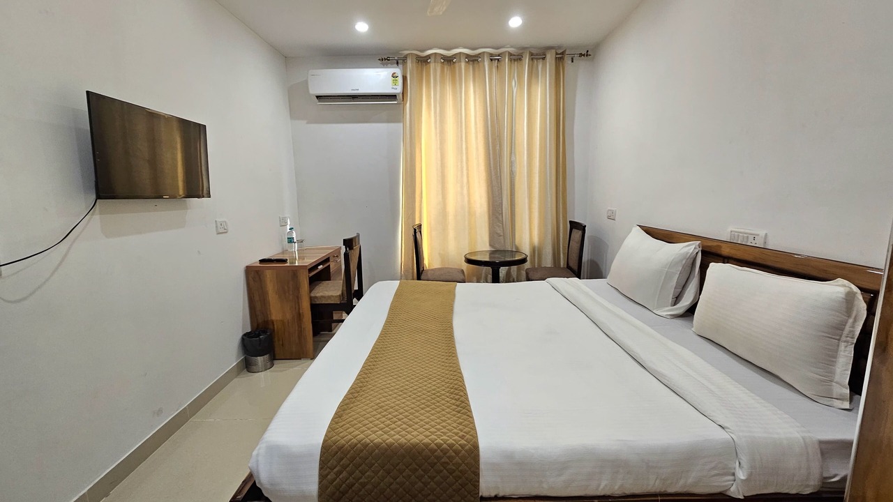 Photo of Bedroom in East of Kailash