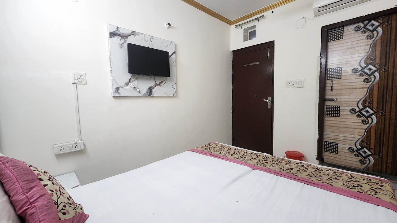 Photo of Bedroom in Jangpura