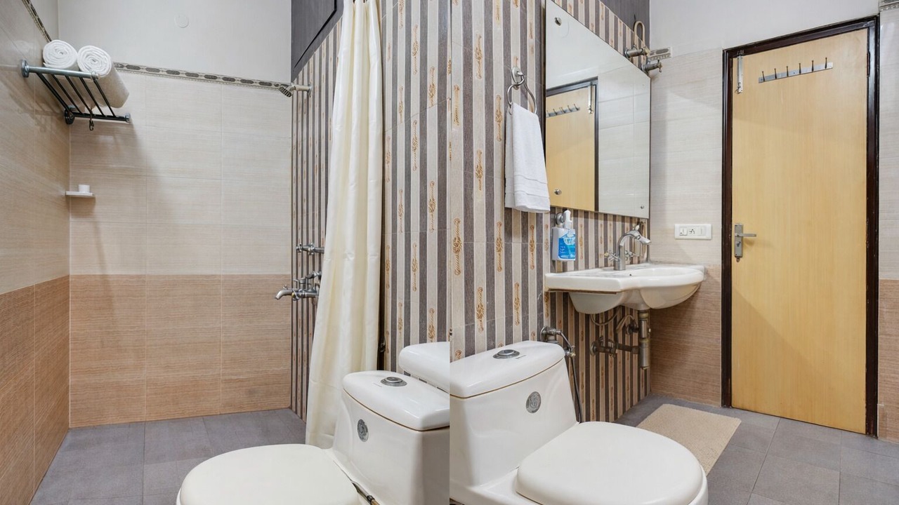Photo of Bathroom in Dariyaganj