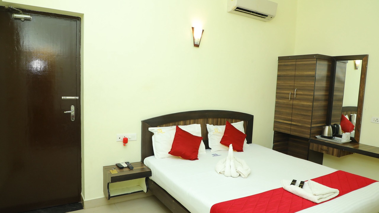 Photo of Bedroom in Ganapathichettikulam